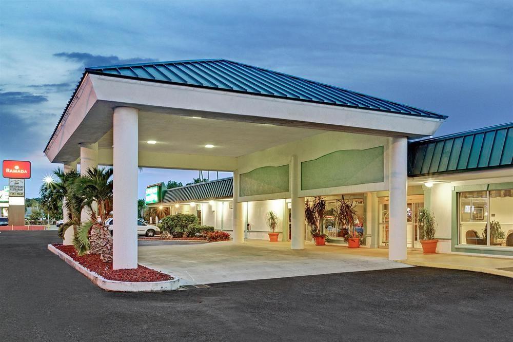 Ramada By Wyndham Sarasota Waterfront Hotel South Bradenton Exterior photo