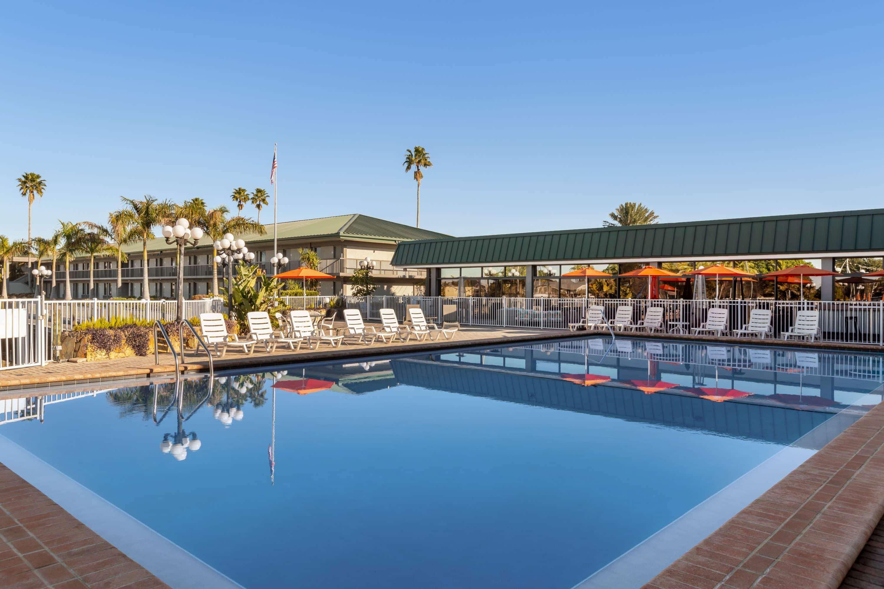 Ramada By Wyndham Sarasota Waterfront Hotel South Bradenton Exterior photo
