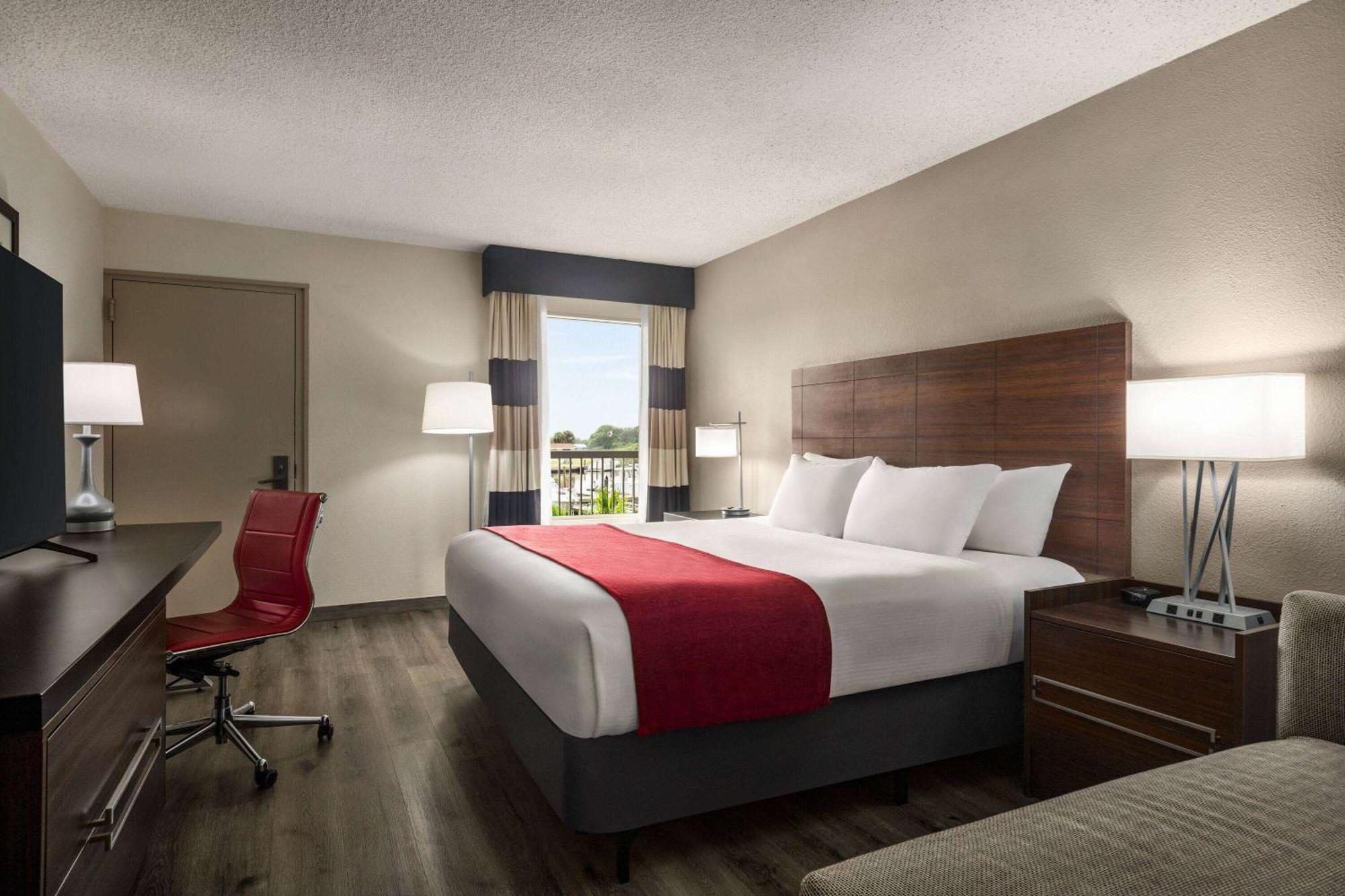 Ramada By Wyndham Sarasota Waterfront Hotel South Bradenton Exterior photo