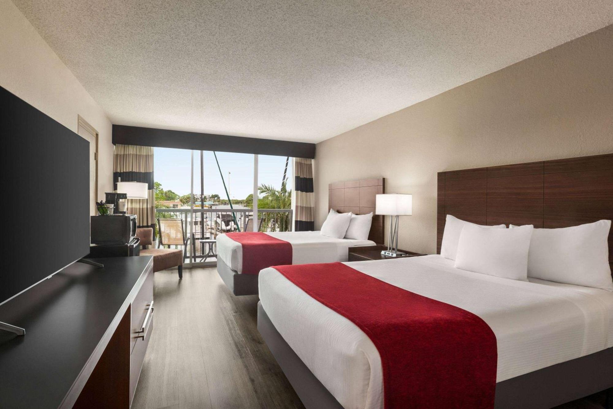 Ramada By Wyndham Sarasota Waterfront Hotel South Bradenton Exterior photo