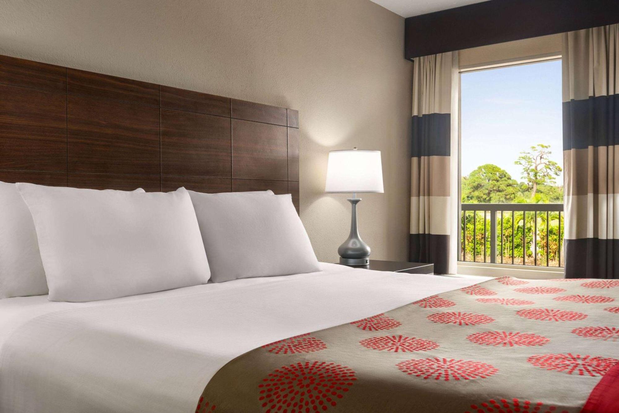 Ramada By Wyndham Sarasota Waterfront Hotel South Bradenton Exterior photo