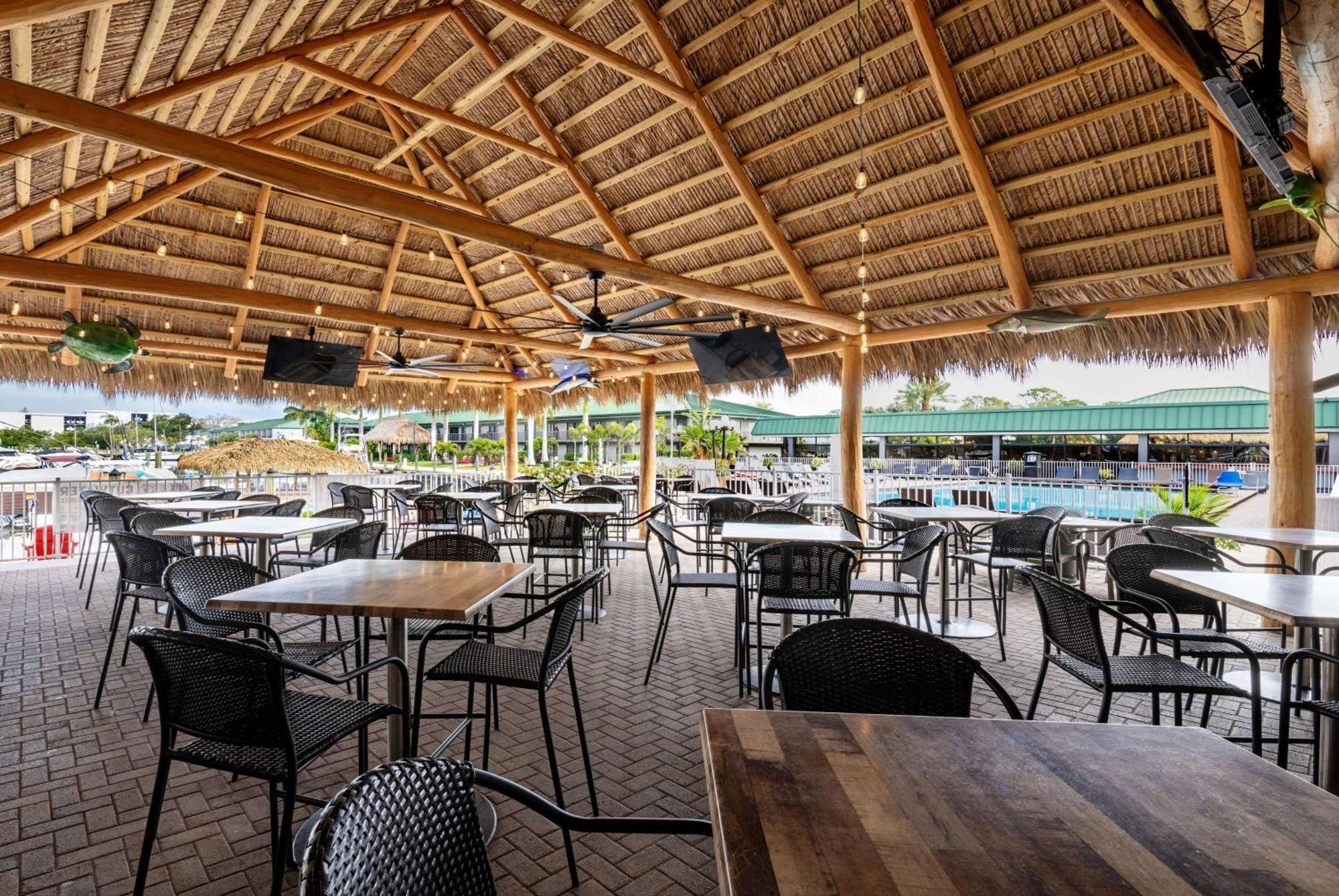 Ramada By Wyndham Sarasota Waterfront Hotel South Bradenton Exterior photo