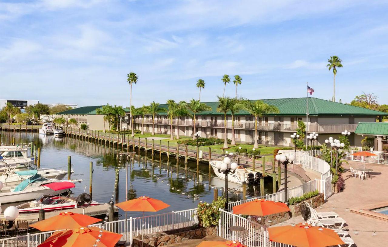 Ramada By Wyndham Sarasota Waterfront Hotel South Bradenton Exterior photo